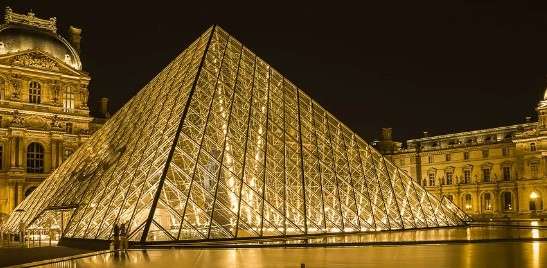 DLB - The Louvre tile